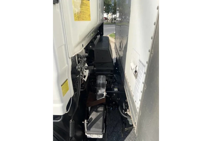 $16900 : 2018 NQR image 8