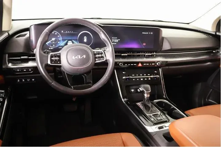 $39734 : Kia Carnival 2023 SX Prestig image 2