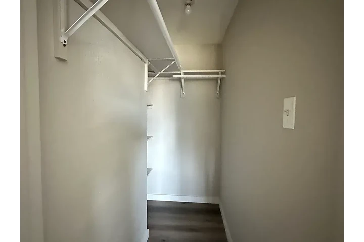 $1200 : Una cama y un baño image 8