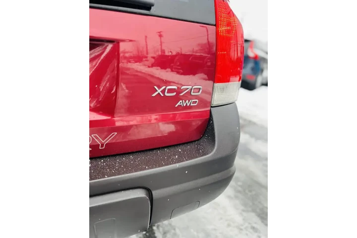 $8500 : 2004 XC70 image 8