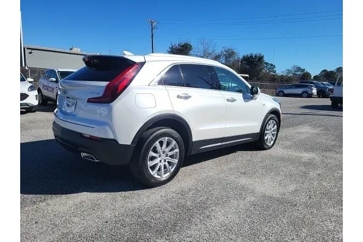 $27986 : Cadillac XT4 2023 Luxury 4dr image 2