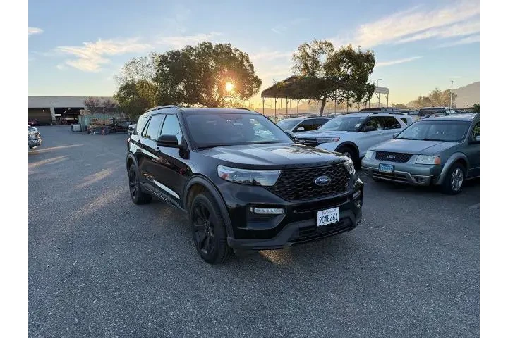 $29800 : Ford Explorer 2020 AWD ST 4d image 2