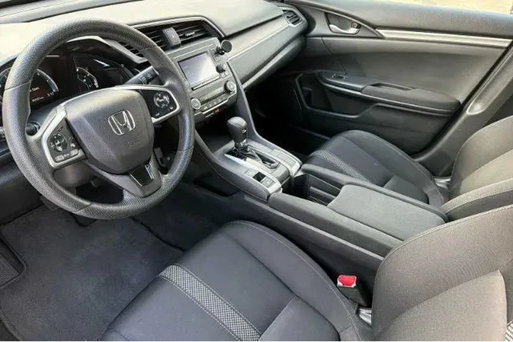 $16995 : Honda Civic 2019 LX 4dr Seda image 7