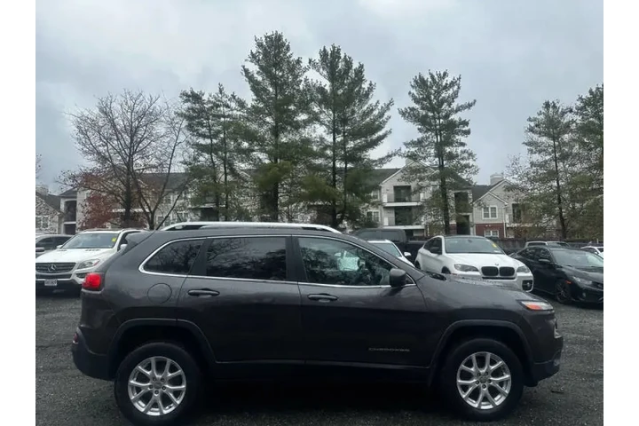 $8990 : 2015 Cherokee Latitude image 7