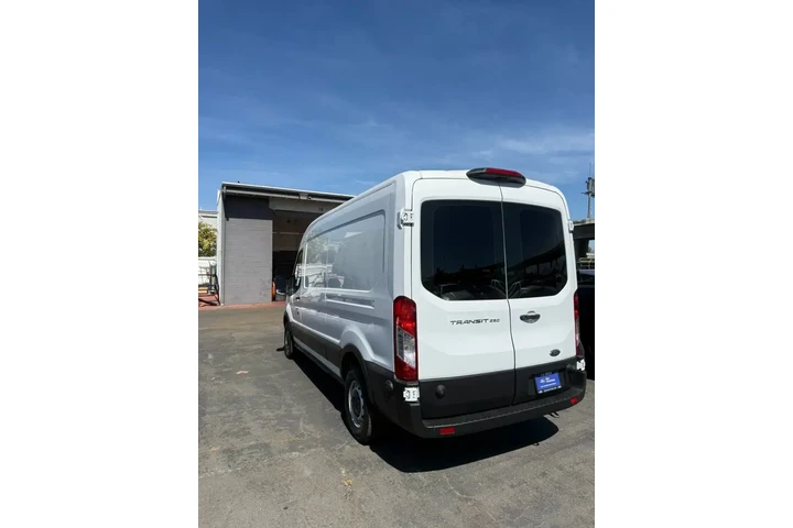 $27900 : Ford Transit 2019 250 3dr LW image 4