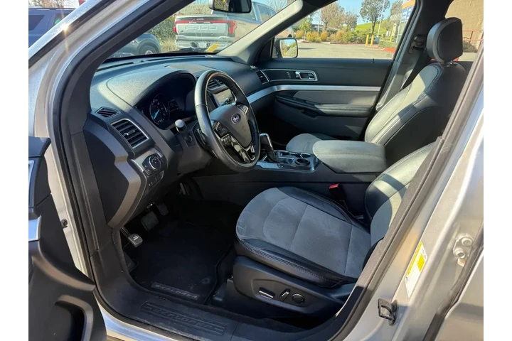 $15500 : Ford Explorer 2017 XLT 4dr S image 10