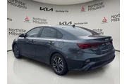 $17275 : Kia Forte 2024 LX 4dr Sedan thumbnail