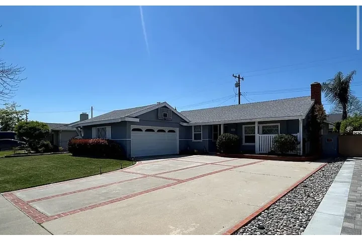 $2400 : Hermosa casa🏠en Torrance🏠 image 1