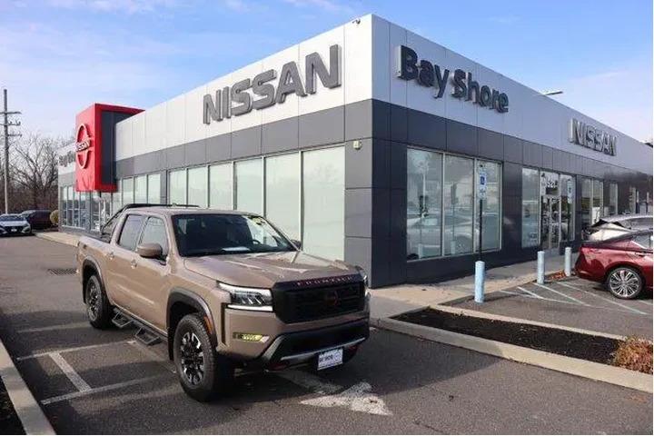 $35298 : Nissan Frontier 2024 4x4 PRO image 2