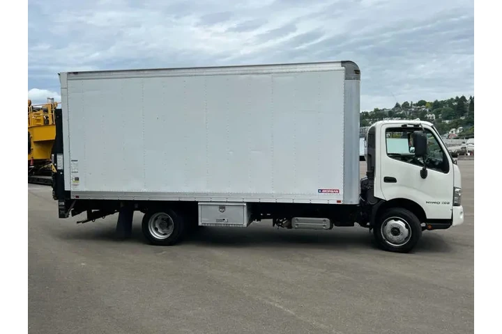 $30988 : 2017 Hino 195 image 8