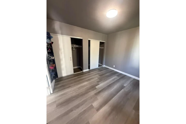 $2100 : LYNWOOD CASA 2 RECS. image 4