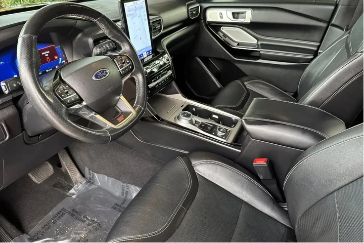Ford Explorer 2022 AWD ST 4d image 10