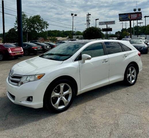 $8900 : 2015 Venza XLE image 2