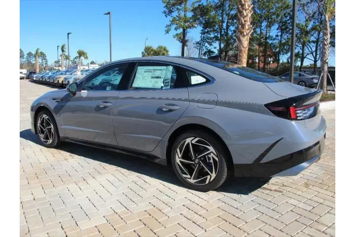 $31910 : Hyundai SONATA 2024 SEL 4dr image 2