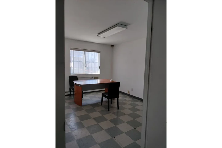 $5500 : Oficina  Junction Bvd 40ave. image 5