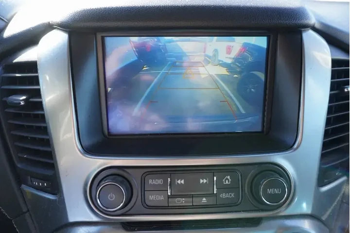 Chevrolet Suburban 2019 4x2 image 10