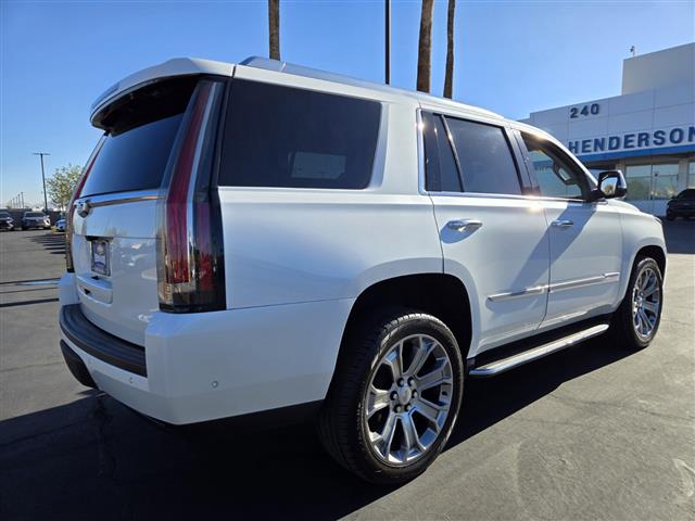 $47923 : Pre-Owned 2020 Escalade Luxury image 6