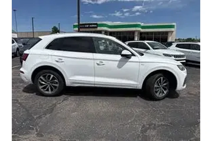 $28340 : Audi Q5 2023 AWD quattro S l image 1
