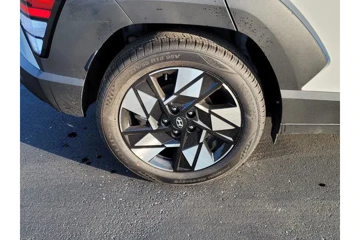 $24798 : Hyundai KONA 2025 SEL 4dr Cr image 9