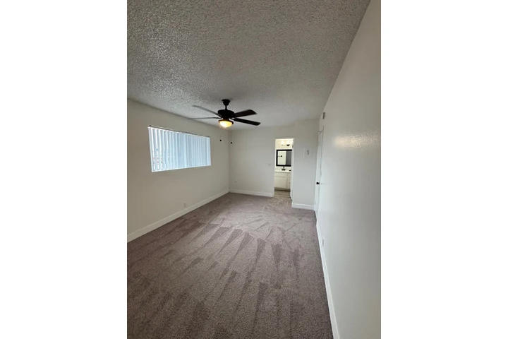 $1800 : ALL Utilities Included image 7