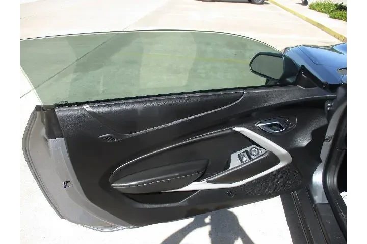 $22994 : Chevrolet Camaro 2021 LT 2dr image 3
