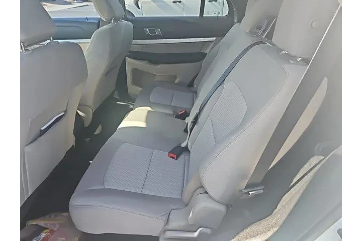 $13244 : Ford Explorer 2018 Base 4dr image 3