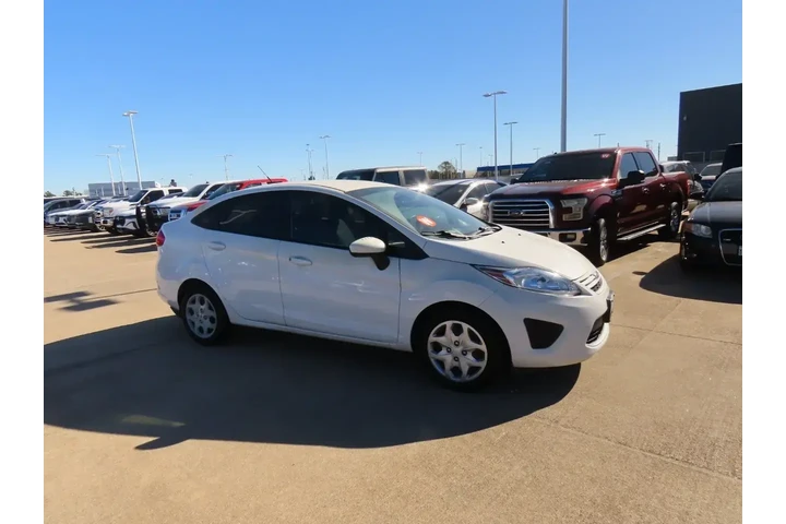 $5999 : Ford Fiesta 2011 S 4dr Sedan image 7