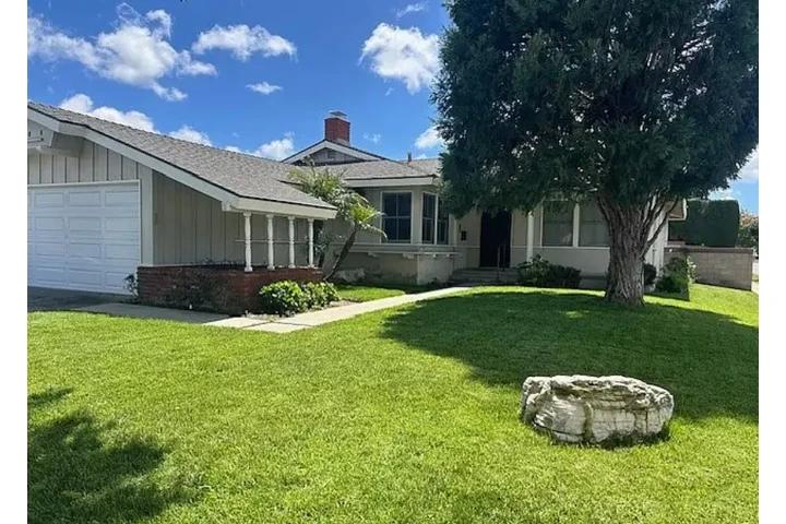 $2995 : CASA🐱near USC & downtown LA🐶 image 1