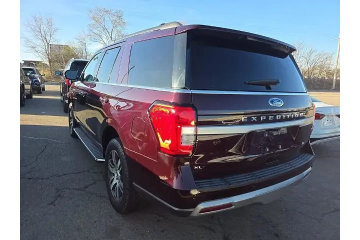 $35898 : Ford Expedition 2023 4x2 XLT image 6