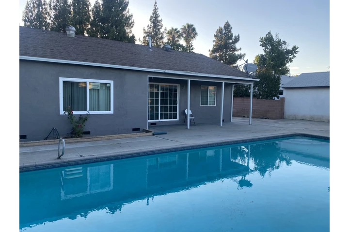 $4800 : Casa en Renta image 3