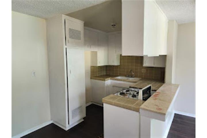 $1700 : APARTAMENTO EN LOS ANGELES image 1