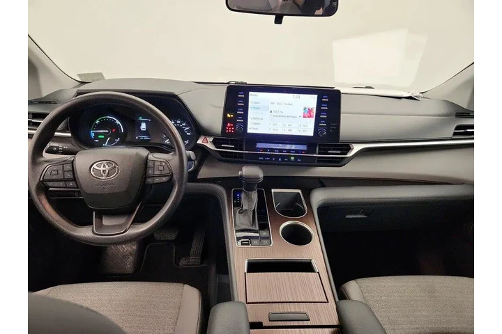 $37998 : Toyota Sienna 2023 LE 8-Pass image 9