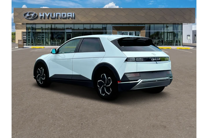 $27670 : Hyundai IONIQ 5 2024 SEL 4dr image 5