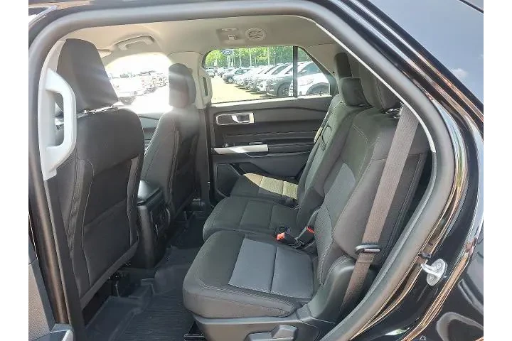 $29999 : Ford Explorer 2023 AWD XLT 4 image 10