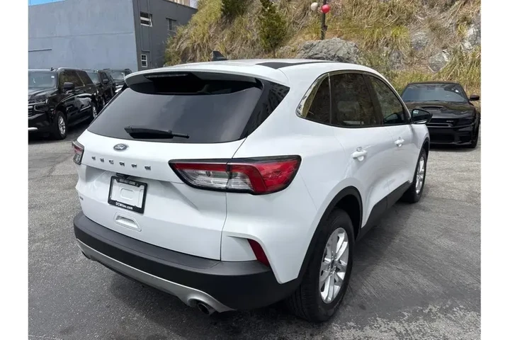 $18988 : Ford Escape 2022 SE 4dr SUV image 7