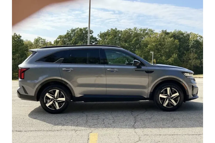 $17999 : 2021 Sorento S image 6