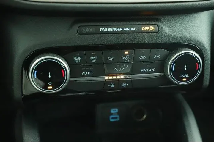 $19994 : Ford Escape 2022 SE 4dr SUV image 4