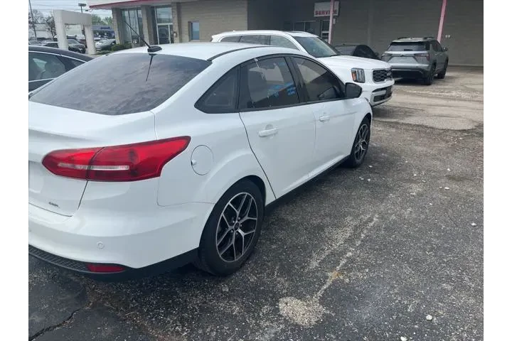 $9433 : Ford Focus 2018 SEL 4dr Seda image 5