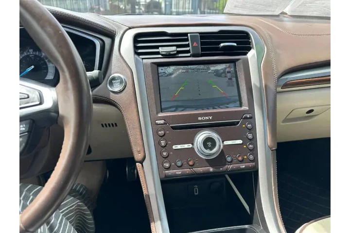 2018 Fusion Energi Platinum image 10