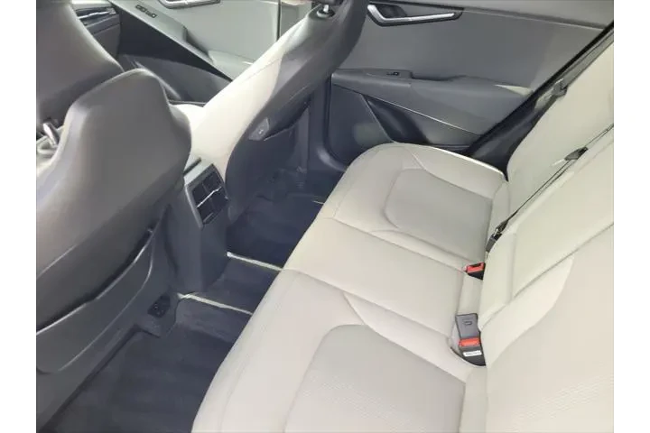 $21995 : Kia Niro 2023 EX 4dr Crossov image 10