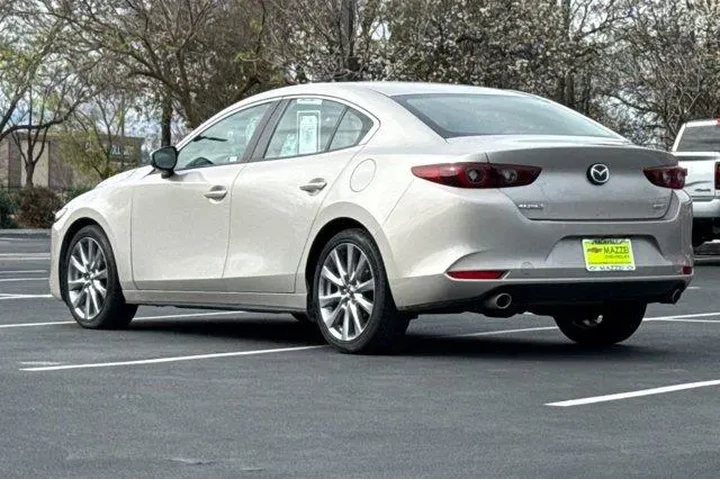 $19250 : Mazda Mazda3 Sedan 2023 2.5 image 3