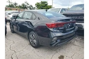$15490 : Kia Forte 2023 LXS 4dr Sedan thumbnail