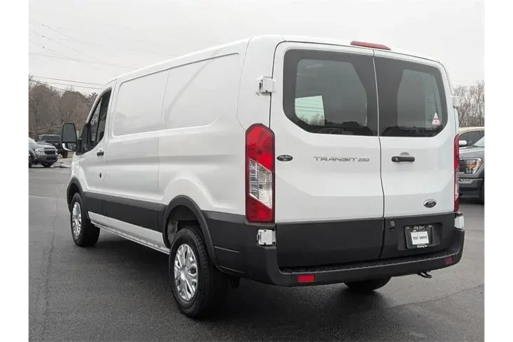 $32992 : Ford Transit 2024 250 3dr SW image 5