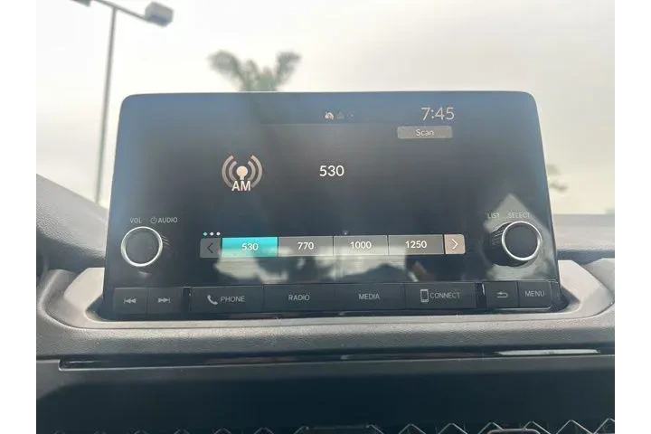 $22995 : Honda Accord 2024 LX 4dr Sed image 9