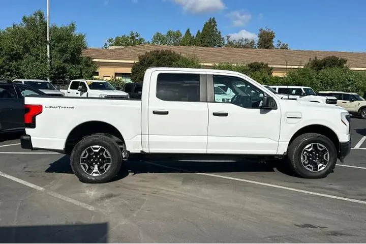 $33888 : Ford F-150 Lightning 2022 AW image 2