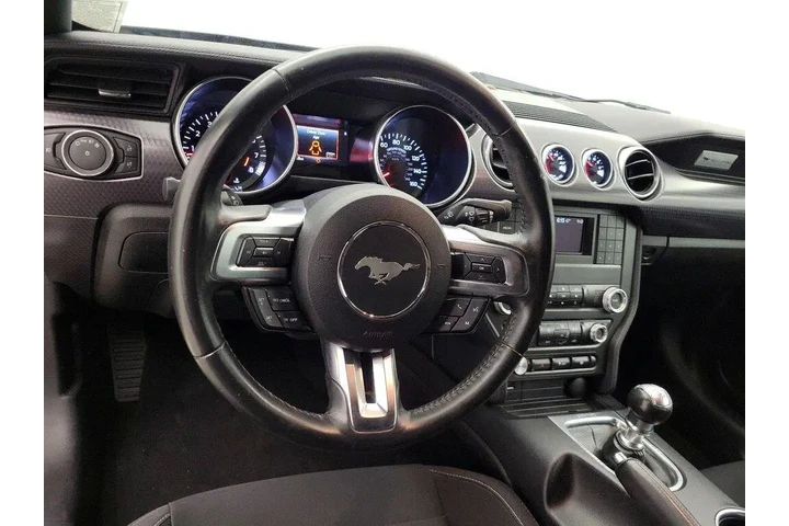 $32998 : Ford Mustang 2019 GT 2dr Fas image 10