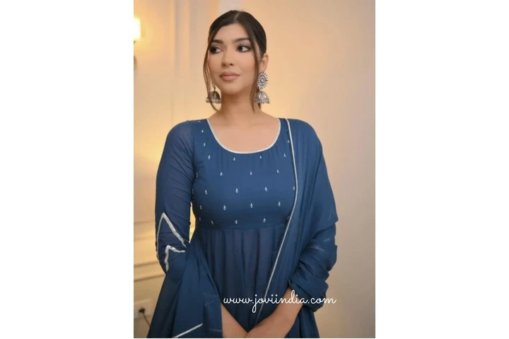 JOVI Best wedding outfits 2026 image 10