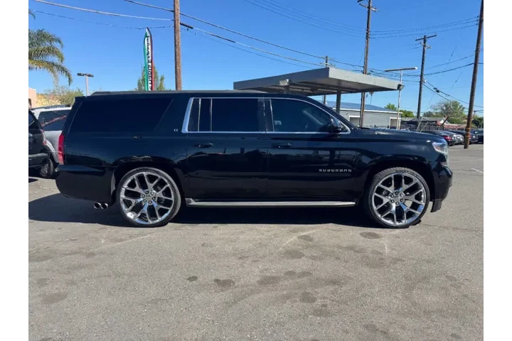 $20998 : 2016 Suburban LT image 9