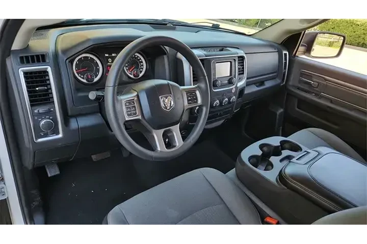 $25398 : Ram 1500 Classic 2024 4x2 SL image 9