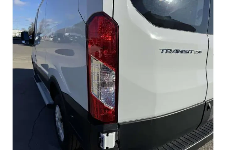 $34995 : Ford Transit 2024 250 3dr SW image 10
